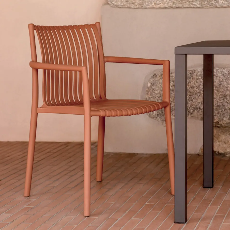 أربعة كراسي حديقة قابلة للتكديس مصنوعة من مادة البولي بروبيلين المقاومة للأشعة فوق البنفسجية - أوندارا Viadurini