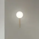 مصباح حائطي مع إضاءة LED من المعدن المطلي بالذهب والزجاج المنفوخ - Ailanto Viadurini