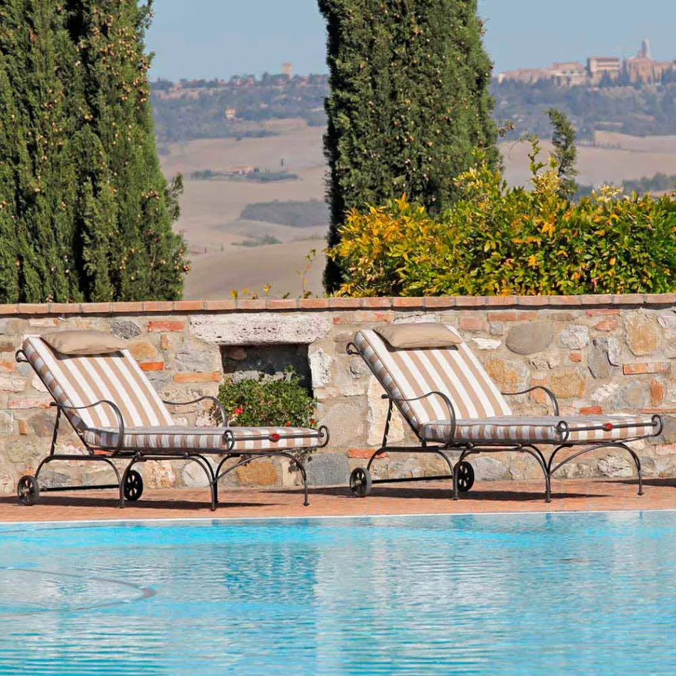 كرسي استرخاء خارجي مصنوع من الحديد والقماش المصنوع يدويًا في إيطاليا - استرخِ Viadurini
