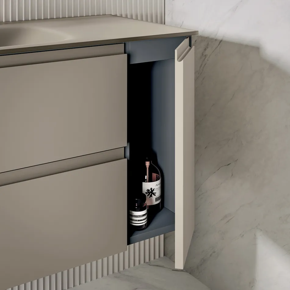 مجموعة حمام تتضمن قاعدة مع درجين وباب واحد - تيتان Viadurini