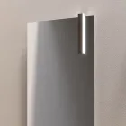 مجموعة حمام تتضمن درجًا واحدًا، ورفين من خشب البلوط، وحوضًا، ومرآة - تيتان Viadurini