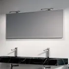 مجموعة حمام تتضمن درجًا أبيض واحدًا ومرآة ورفًا من مادة HPL من ماركينا - فيلاريا Viadurini