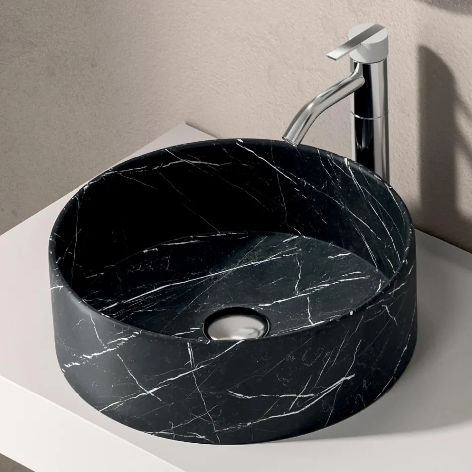 مجموعة حمام متكاملة تشمل درجًا، وحوضًا، ومرآة، وخزانة حائط، ورفًا - إليوس Viadurini