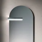 مجموعة حمام متكاملة تشمل درجًا، وحوضًا، ومرآة، وخزانة حائط، ورفًا - إليوس Viadurini