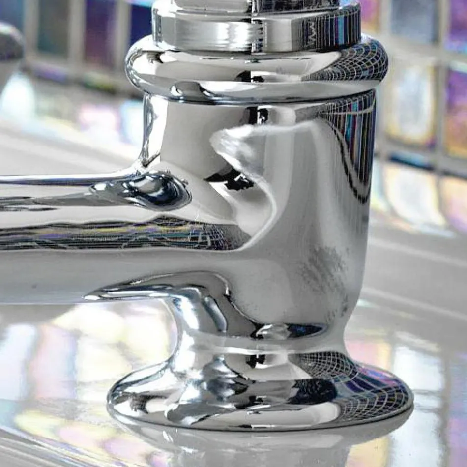 زوج من صنابير حوض نحاسية بتصميم عتيق، صنع في إيطاليا - إليسيا Viadurini