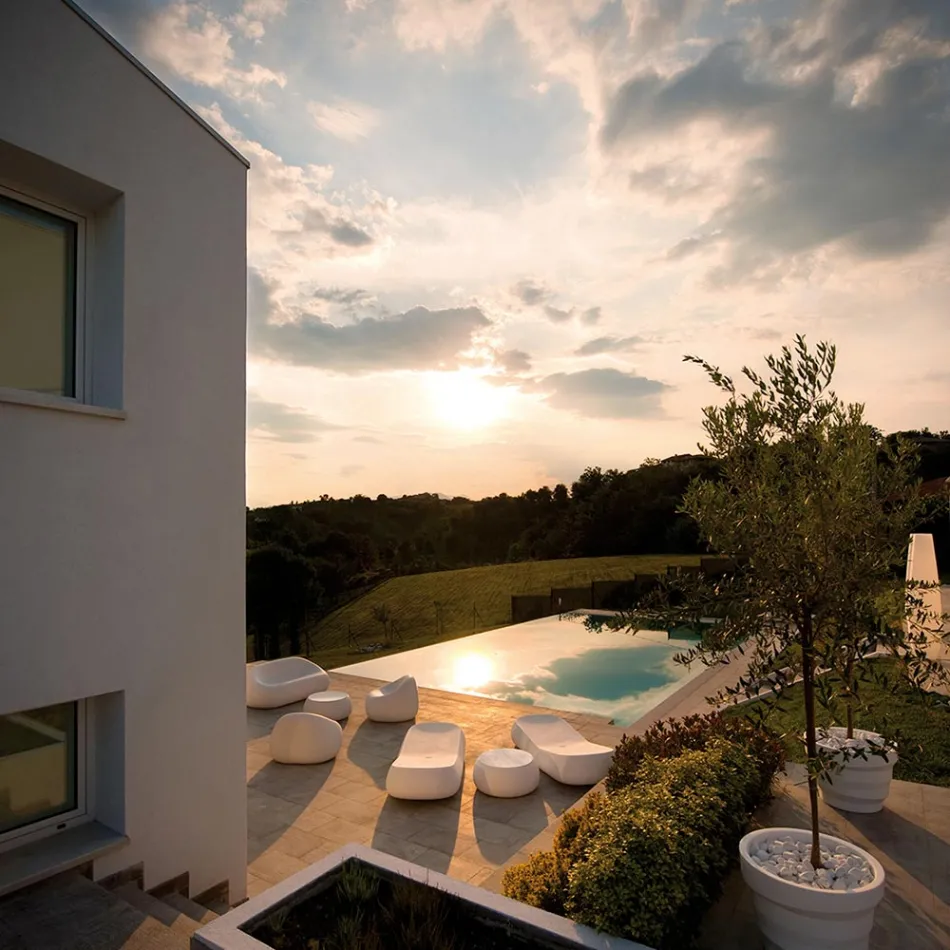 أريكة خارجية حديثة مصنوعة من البولي إيثيلين بتصميم إيطالي - إرفين Viadurini