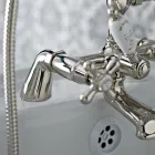 مجموعة حافة حوض الاستحمام الكلاسيكية مع دش يدوي من النحاس صنع في إيطاليا - إركولينا Viadurini