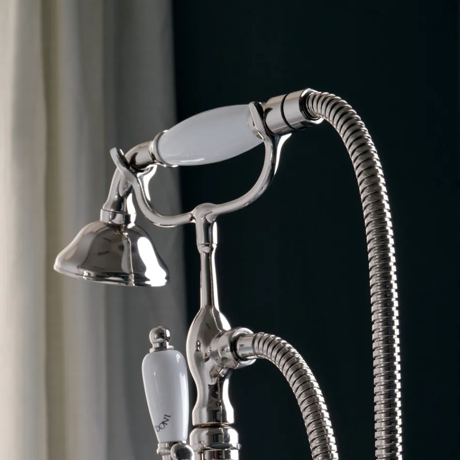 مجموعة حوض استحمام قائم على الأرض مع رف مناشف ودش يدوي، صنع في إيطاليا - تورينو Viadurini