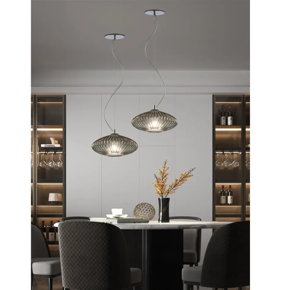 مصباح معلق من الزجاج المنفوخ يدويًا في البندقية - دافني Viadurini