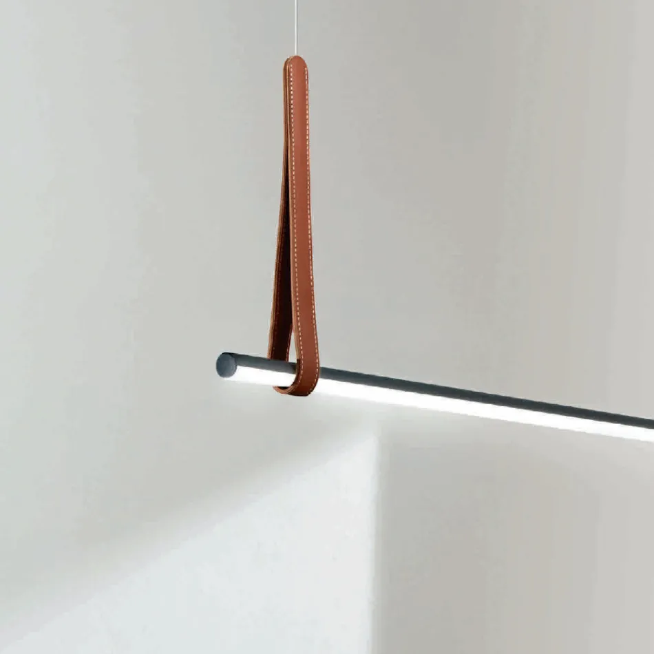 مصباح تعليق أفقي مصنوع من المعدن وتفاصيل من الجلد الصناعي - سيبرس Viadurini