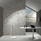 مصباح أرضي معدني مطلي بألوان مختلفة وإضاءة LED قابلة للتعتيم - خشب القيقب Viadurini