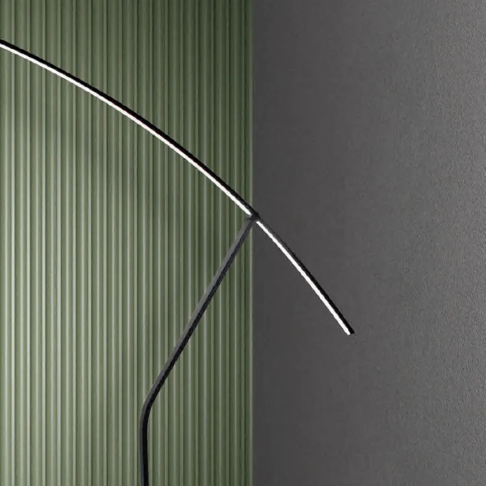 مصباح أرضي معدني مطلي بألوان مختلفة وإضاءة LED قابلة للتعتيم - خشب القيقب Viadurini