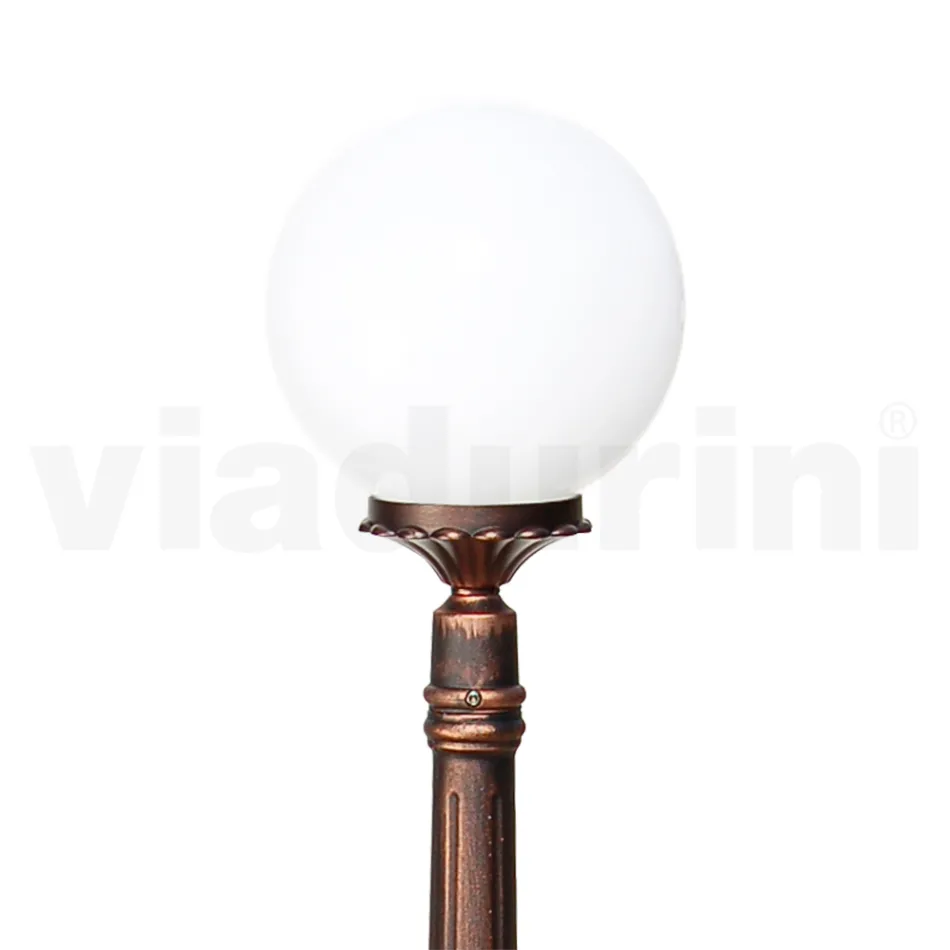 مصباح شارع مرتفع 145 سم مصنوع من الأكريليك الأسود والألمنيوم في إيطاليا - Trovanero Viadurini