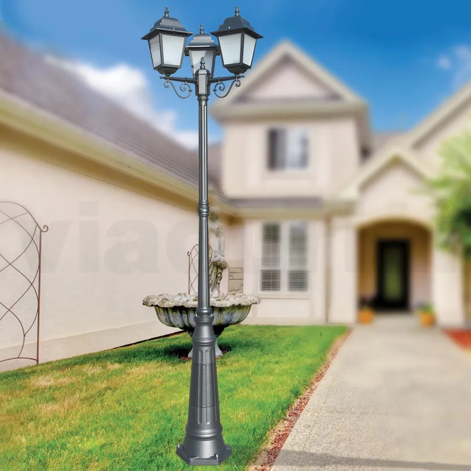 مصباح شارع بارتفاع 249 سم مصنوع من زجاج أنثراسايت وألومنيوم، صنع في إيطاليا - Scintilla Viadurini