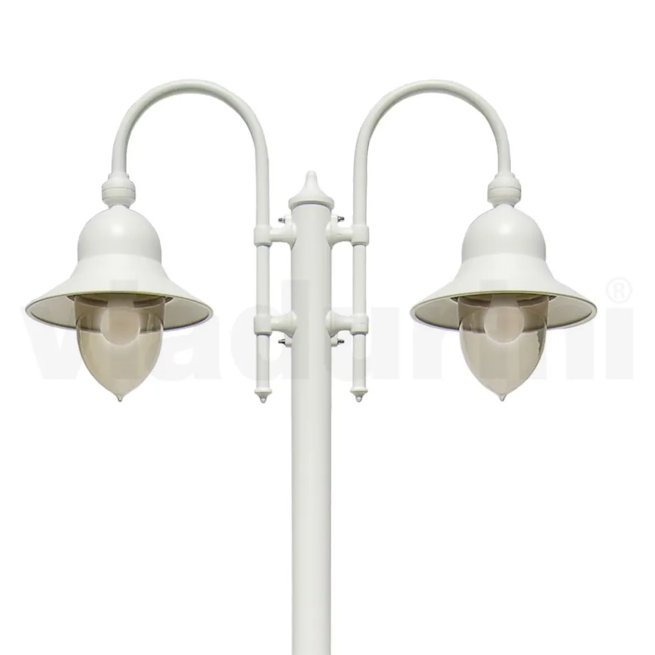 مصباح حديقة عتيق من الألومنيوم، مصنوع في إيطاليا، بمصباحين - كاساندرا Viadurini