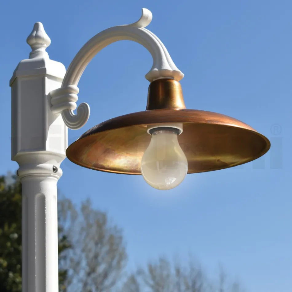 مصباح عتيق من الألومنيوم مع موزع من النحاس صنع في إيطاليا - أديلا Viadurini