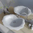 حوض غسيل بتصميم عصري يدعم شكل ورقة نبات الفاروجليوم Viadurini