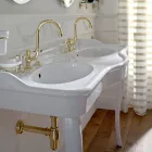 حوض غسيل كلاسيكي مع حوض مزدوج وأقدام سيراميك، صنع في إيطاليا - بولينا Viadurini