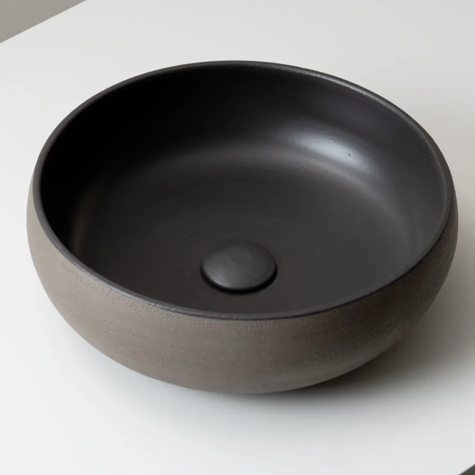 حوض مطبخ مصنوع يدويًا من طين راكو فاتح أو داكن اللون - بريزما Viadurini