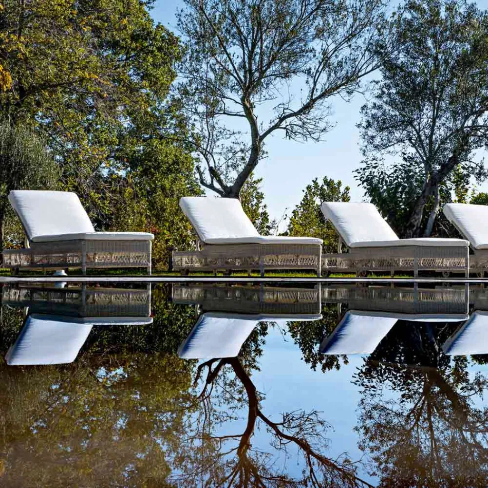 سرير تشمس خارجي بعجلات من البولي راتان المنسوج يدويًا - جيجي Viadurini