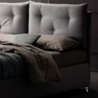 سرير مزدوج ١٦٠×١٩٠ مع أزرار مزخرفة في الوسائد - رايز Viadurini