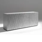 خزانة جانبية بثلاثة أبواب وثلاثة أرفف داخلية، مزينة بزخارف من الألومنيوم المصبوب - سكوربيون Viadurini