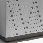 خزانة جانبية بثلاثة أبواب وثلاثة أرفف داخلية، مزينة بزخارف من الألومنيوم المصبوب - سكوربيون Viadurini