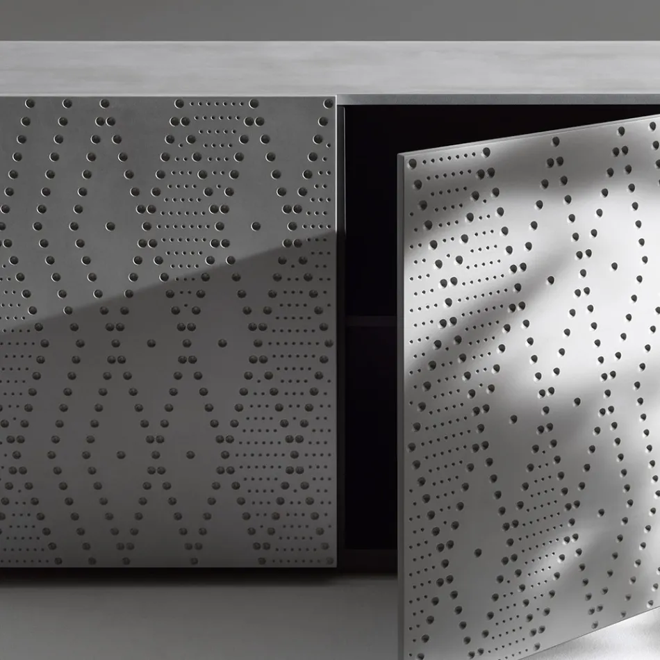 خزانة جانبية بثلاثة أبواب وثلاثة أرفف داخلية، مزينة بزخارف من الألومنيوم المصبوب - سكوربيون Viadurini