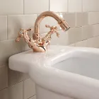 خلاط بيديه بتصميم عتيق بفتحة واحدة مصنوع من النحاس في إيطاليا - كلاريسا Viadurini