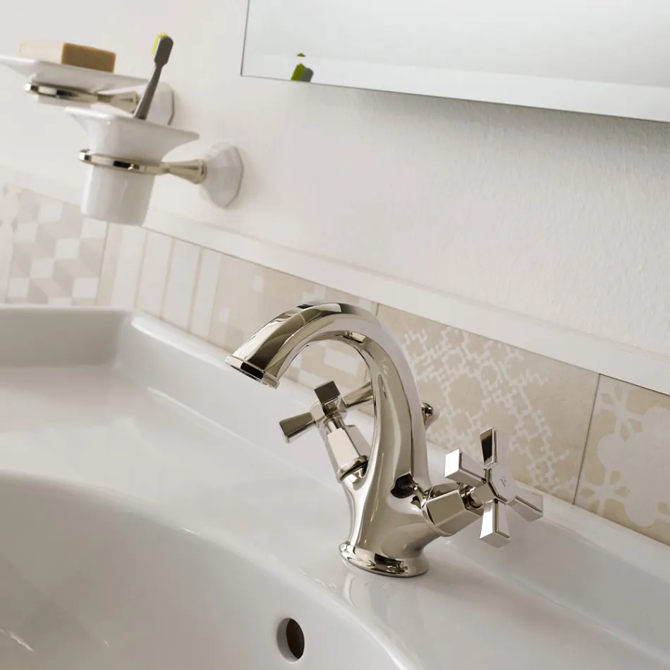 خلاط حوض بتصميم عتيق بفتحة واحدة مصنوع من النحاس في إيطاليا - سيلفانا Viadurini