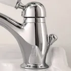 خلاط حوض نحاسي كلاسيكي مصنوع يدويًا مع رافعة - نوريانا Viadurini