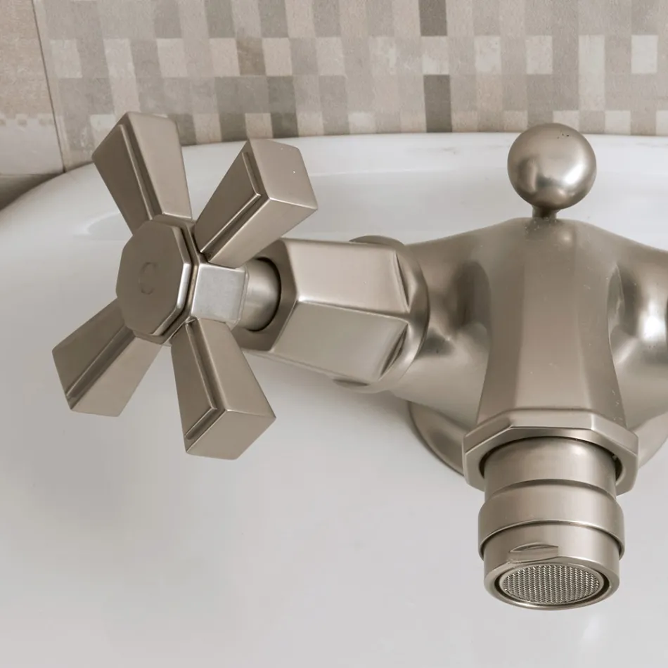 خلاط بيديه بفتحة واحدة من النحاس، طراز عتيق، صنع في إيطاليا - سيلفانا Viadurini