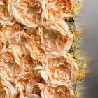 لوحة حائط مزخرفة من المعدن والورود الصناعية صنع في إيطاليا - روزيتا Viadurini