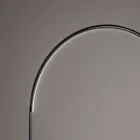 مصباح أرضي حديث مع إضاءة LED قابلة للتعتيم من المعدن المطلي - Picea Viadurini