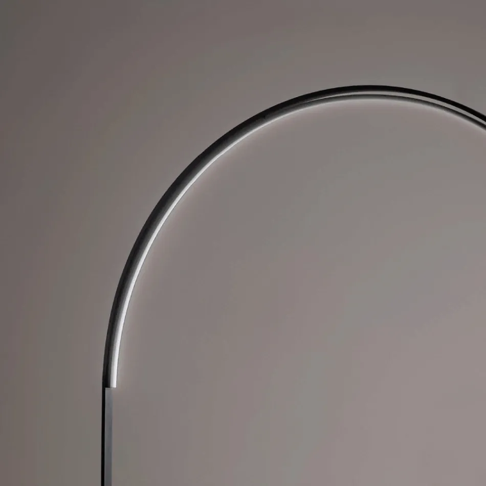 مصباح أرضي حديث مع إضاءة LED قابلة للتعتيم من المعدن المطلي - Picea Viadurini