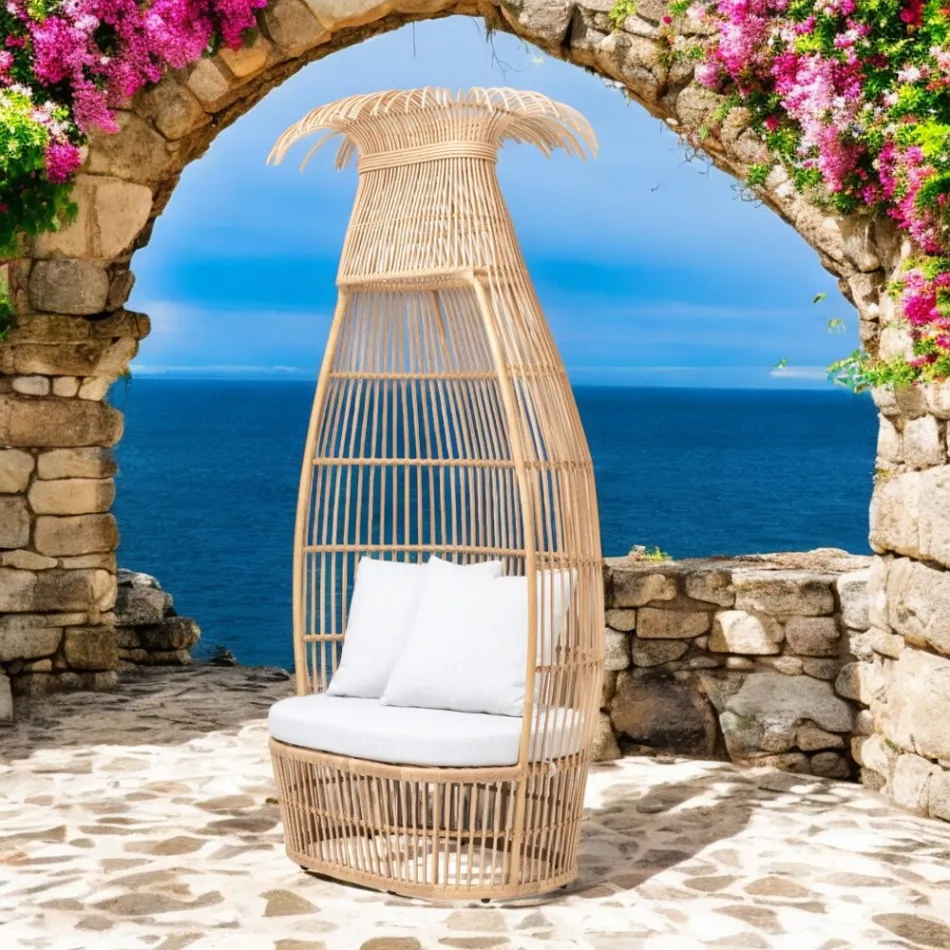 كرسي حديقة بذراعين من نسيج البولي راتان مع وسادة بلون أبيض عاجي - أنتييا Viadurini