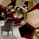 كرسي بذراعين بتصميم من القماش والخشب الصلب، صنع في إيطاليا، بيجا Viadurini