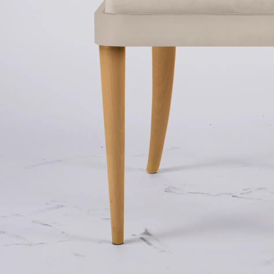 كرسي بذراعين لغرفة المعيشة مصنوع من القماش والخشب الصلب، صنع في إيطاليا - جوردي Viadurini