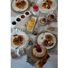 حامل زجاجات عصري من الحديد باللون الأبيض أو البيج أو العاجي، صنع في إيطاليا - لايدن Viadurini