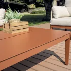 غرفة معيشة مكونة من كرسيين بذراعين وأريكة وطاولة قهوة من الألومنيوم - سيمفوني Viadurini