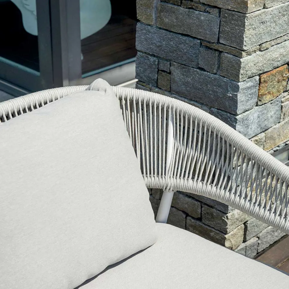 غرفة معيشة خارجية مع وسائد مستديرة ومساند للذراعين - زينيث Viadurini