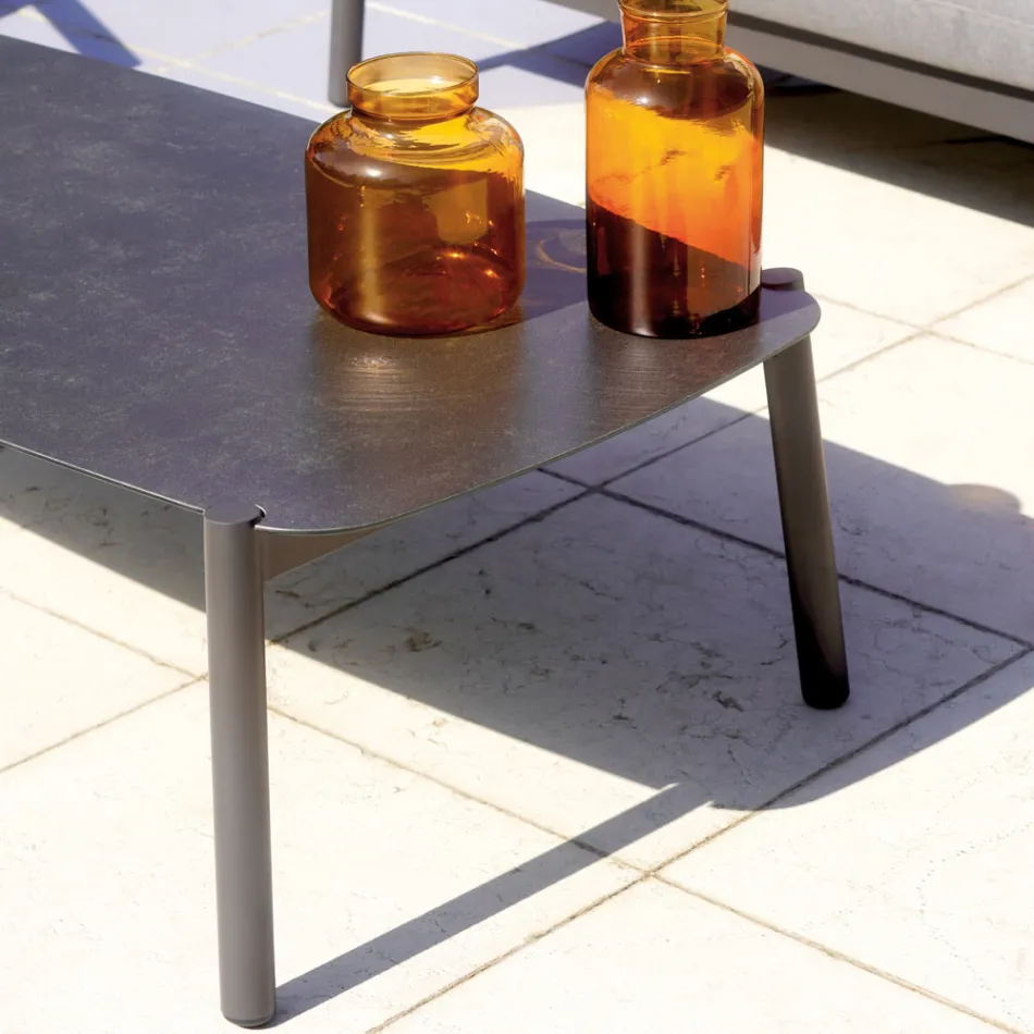 صالة حديقة مع كرسيين بذراعين وأريكة وطاولة ألومنيوم - ميني Viadurini