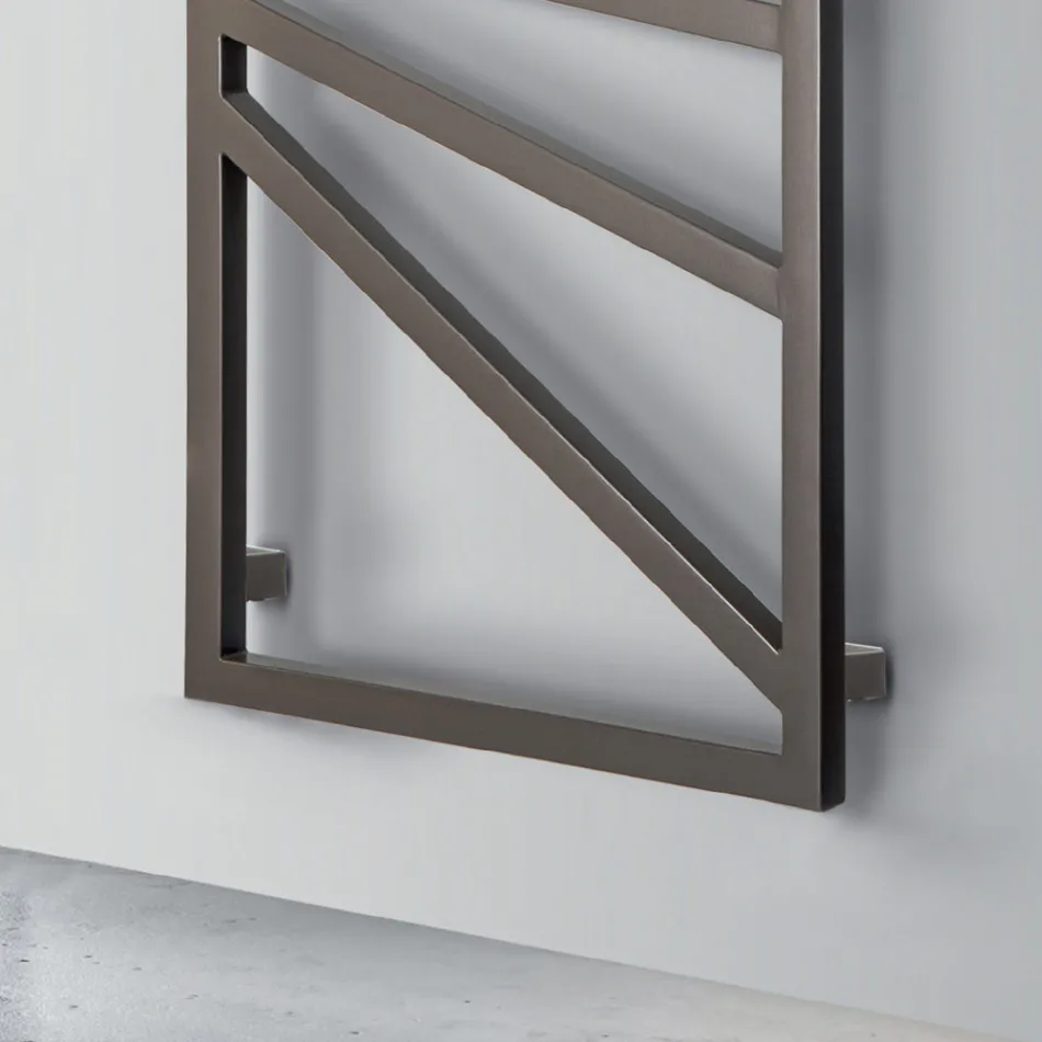 سخان مناشف كهربائي مع عناصر مربعة صنع في إيطاليا - لون اللوز Viadurini