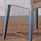 كرسي مطبخ مُنجّد بالجلد مع هيكل من خشب الدردار، صنع في إيطاليا - صني Viadurini