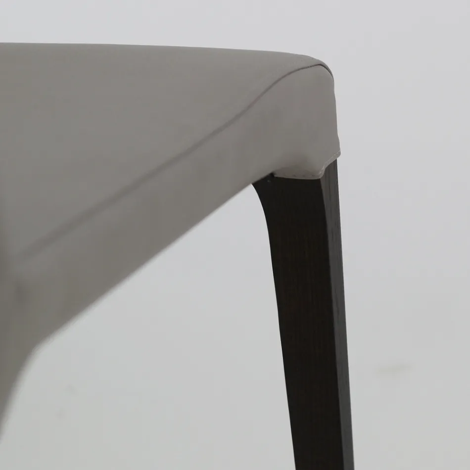 كرسي داخلي من خشب الدردار والجلد الصناعي، صنع في إيطاليا - فلوكي Viadurini