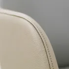 كرسي طعام مع مساند للذراعين من الجلد بلون الجليد، صنع في إيطاليا - ليان Viadurini