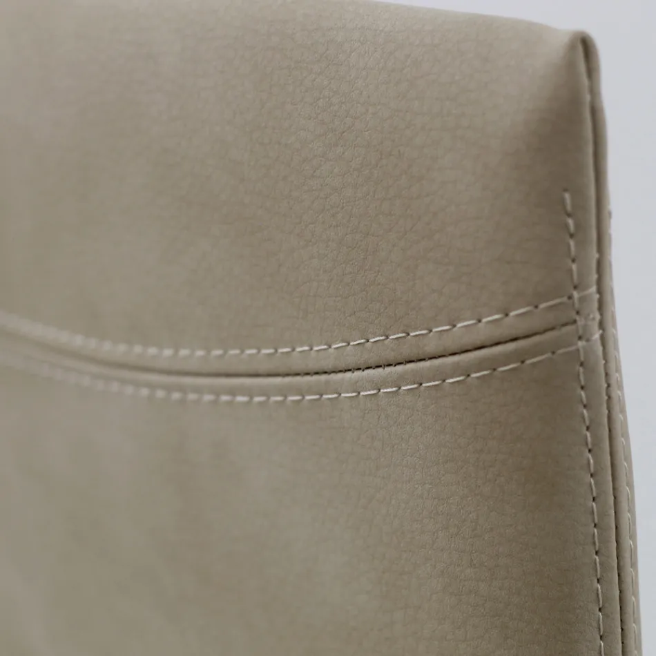 كرسي غرفة معيشة من الجلد الصناعي بأرجل مطلية بالورنيش، صنع في إيطاليا - روزلين Viadurini