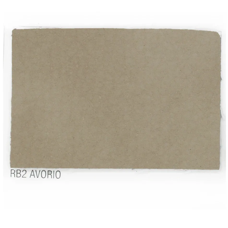 كرسي غرفة معيشة من الجلد الصناعي بأرجل مطلية بالورنيش، صنع في إيطاليا - روزلين Viadurini