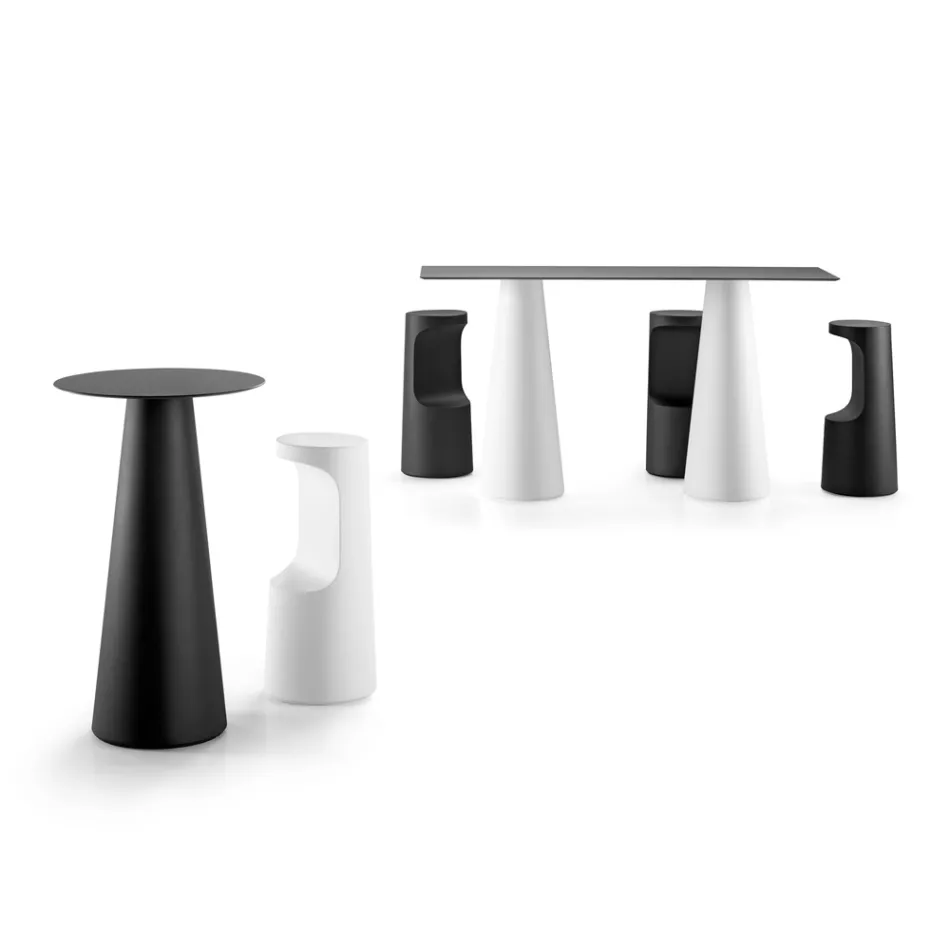 كرسي بتصميم عالي الجودة مصنوع من البولي إيثيلين غير اللامع للاستخدام الخارجي، صنع في إيطاليا - فورلينا Viadurini