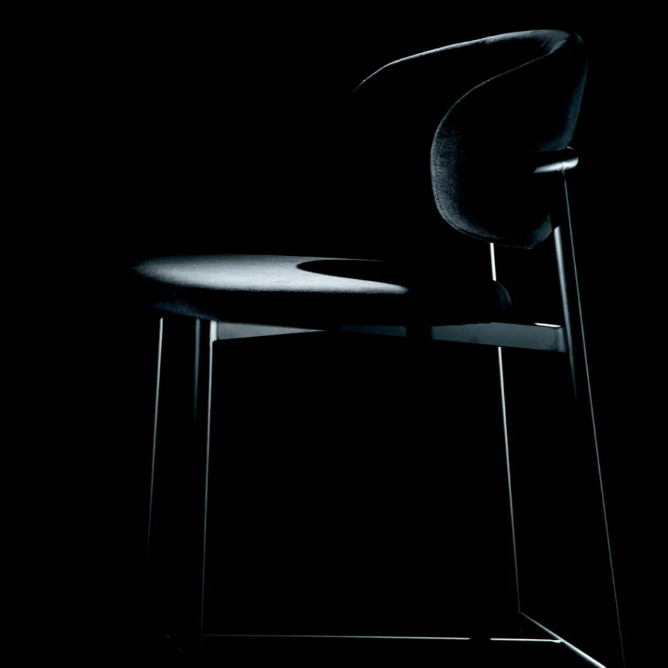 كرسي ثابت بمقعد ومسند ظهر مخملي، صنع في إيطاليا - كالياري Viadurini